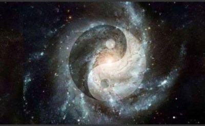 岁月静好，但每个人都会渐渐老去。在爷奶、父母和自己最后的生命岁月里，如何做到不失能、不失智、不卧床？这是每个人都不得不面对的问题。张女士的父亲失智，母亲失能，晚上要值班照顾两个老人，母亲日夜呻吟，让她