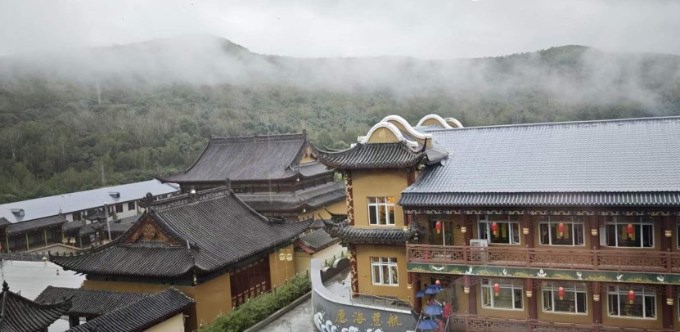 杨惠芬：夜宿愿海寺·一声佛号惊尘梦